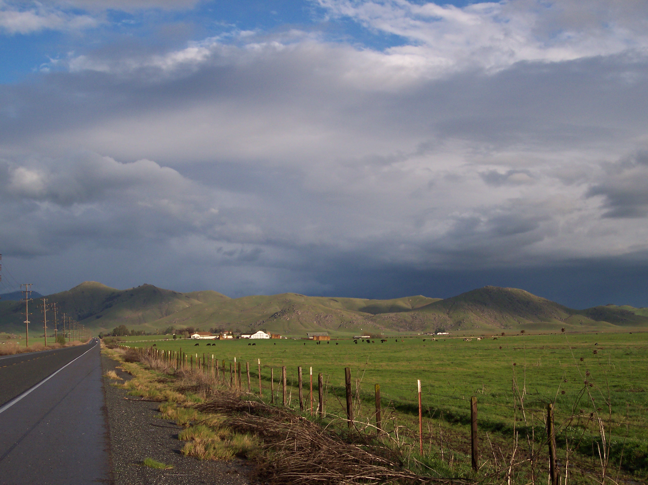 Road 264 out of Porterville